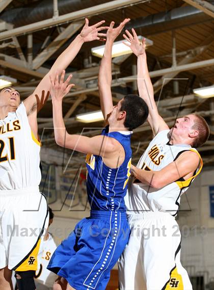 Thumbnail 2 in La Mirada vs. Sunny Hills (Blue Pride Classic) photogallery.