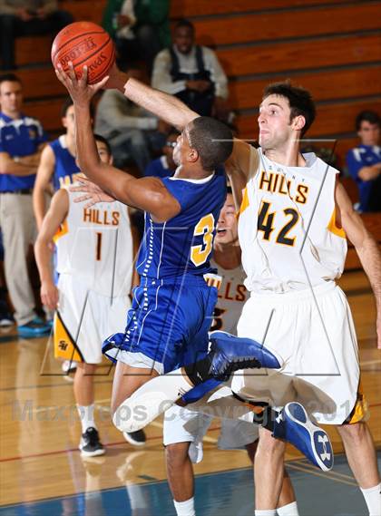 Thumbnail 3 in La Mirada vs. Sunny Hills (Blue Pride Classic) photogallery.