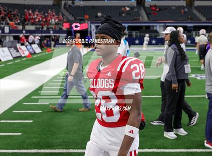 Thumbnail 1 in La Vega vs. Carthage (UIL 4A Division II Football Final Medal Ceremony) photogallery.