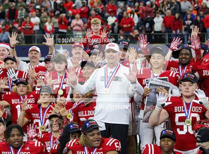 Thumbnail 3 in La Vega vs. Carthage (UIL 4A Division II Football Final Medal Ceremony) photogallery.