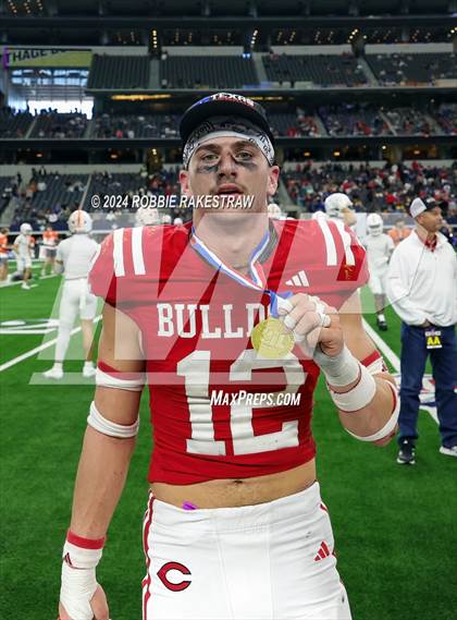 Thumbnail 3 in La Vega vs. Carthage (UIL 4A Division II Football Final Medal Ceremony) photogallery.