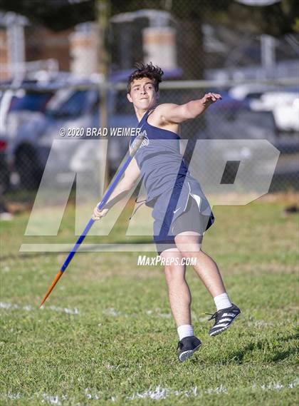 Thumbnail 1 in E.D. White Catholic Relays photogallery.