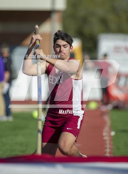 Thumbnail 2 in E.D. White Catholic Relays photogallery.
