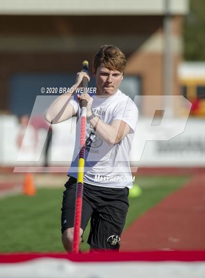 Thumbnail 3 in E.D. White Catholic Relays photogallery.