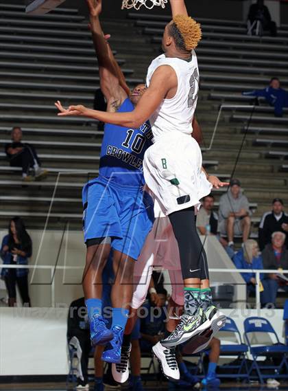 Thumbnail 1 in Berkner [L. V.] vs. North Crowley (McDonald's Texas Invitational) photogallery.