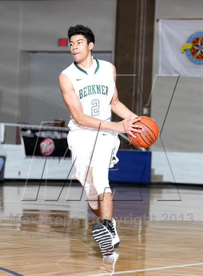 Thumbnail 3 in Berkner [L. V.] vs. North Crowley (McDonald's Texas Invitational) photogallery.