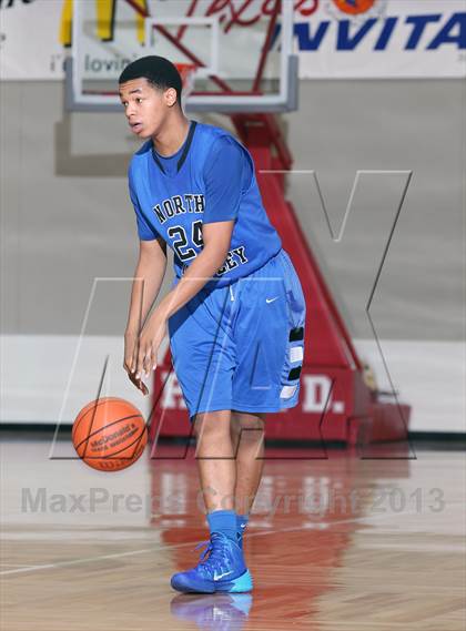 Thumbnail 2 in Berkner [L. V.] vs. North Crowley (McDonald's Texas Invitational) photogallery.