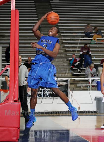Thumbnail 3 in Berkner [L. V.] vs. North Crowley (McDonald's Texas Invitational) photogallery.