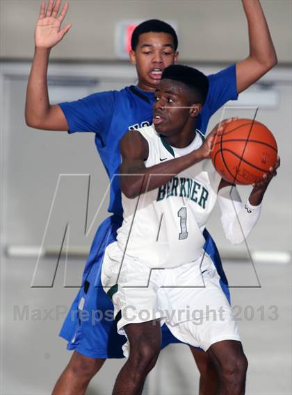 Thumbnail 1 in Berkner [L. V.] vs. North Crowley (McDonald's Texas Invitational) photogallery.