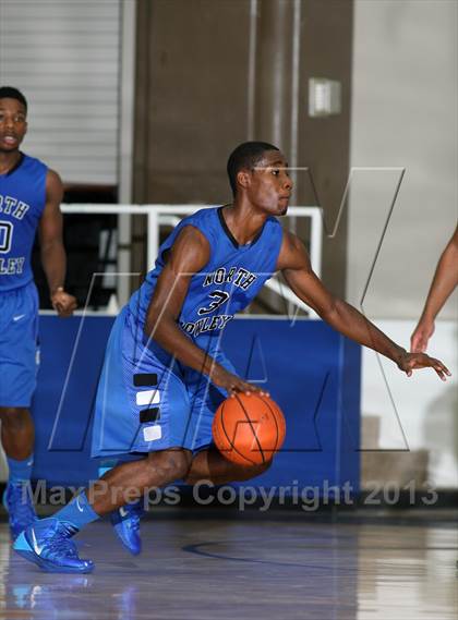 Thumbnail 1 in Berkner [L. V.] vs. North Crowley (McDonald's Texas Invitational) photogallery.