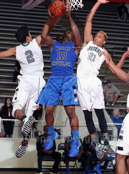 Thumbnail 1 in Berkner [L. V.] vs. North Crowley (McDonald's Texas Invitational) photogallery.