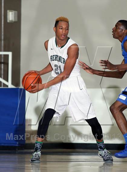 Thumbnail 3 in Berkner [L. V.] vs. North Crowley (McDonald's Texas Invitational) photogallery.