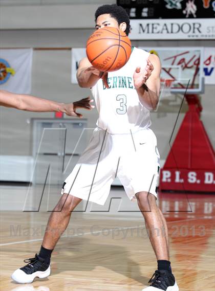 Thumbnail 1 in Berkner [L. V.] vs. North Crowley (McDonald's Texas Invitational) photogallery.
