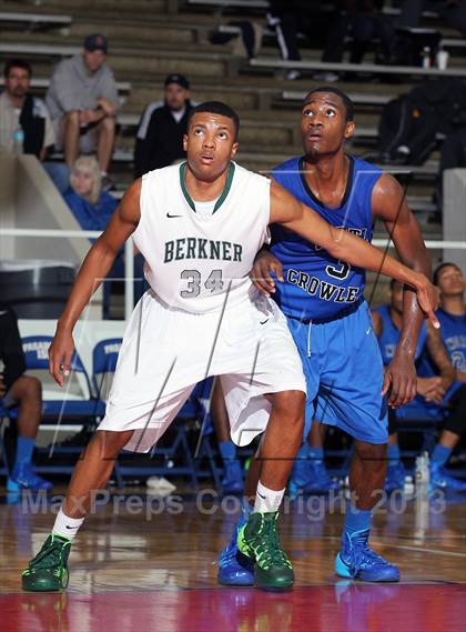 Thumbnail 2 in Berkner [L. V.] vs. North Crowley (McDonald's Texas Invitational) photogallery.