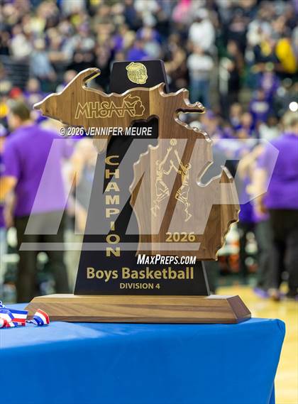 Thumbnail 2 in Concord vs Douglass (MHSAA Division 4 State Final) photogallery.