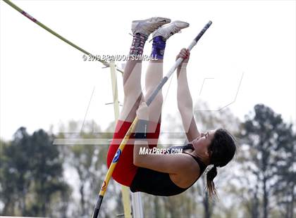 Thumbnail 3 in Scottsboro Invitational (Pole Vault) photogallery.