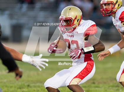 Thumbnail 1 in Taft @ Canoga Park photogallery.