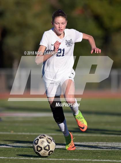 Thumbnail 3 in Carlmont vs Homestead photogallery.