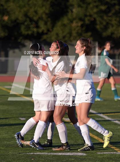 Thumbnail 3 in Carlmont vs Homestead photogallery.