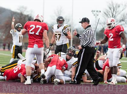 Thumbnail 2 in North Allegheny vs. Wilson (PIAA Class AAAA Semifinal) photogallery.