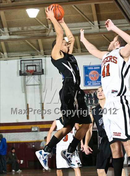 Thumbnail 3 in Saunders vs Tuckahoe (Section One Super Saturday) photogallery.