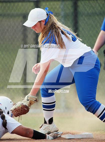 Thumbnail 2 in Krum vs Byron Nelson photogallery.