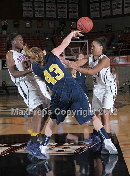 Thumbnail 3 in Armijo vs. Oak Ridge (CIF SJS D1 Playoffs) photogallery.
