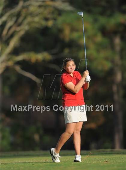 Thumbnail 1 in NCHSAA 4A Championships (Day 1) photogallery.