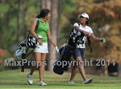 Thumbnail 1 in NCHSAA 4A Championships (Day 1) photogallery.