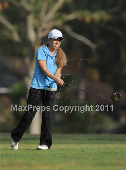 Thumbnail 1 in NCHSAA 4A Championships (Day 1) photogallery.