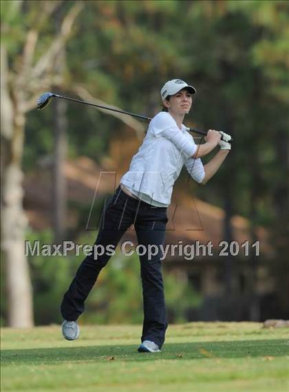 Thumbnail 1 in NCHSAA 4A Championships (Day 1) photogallery.