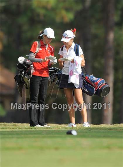 Thumbnail 1 in NCHSAA 4A Championships (Day 1) photogallery.