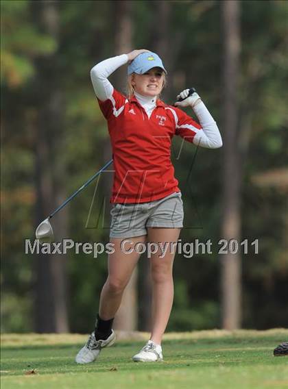 Thumbnail 1 in NCHSAA 4A Championships (Day 1) photogallery.