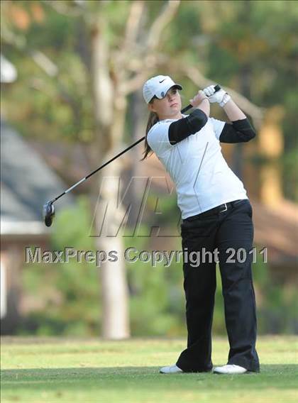 Thumbnail 1 in NCHSAA 4A Championships (Day 1) photogallery.