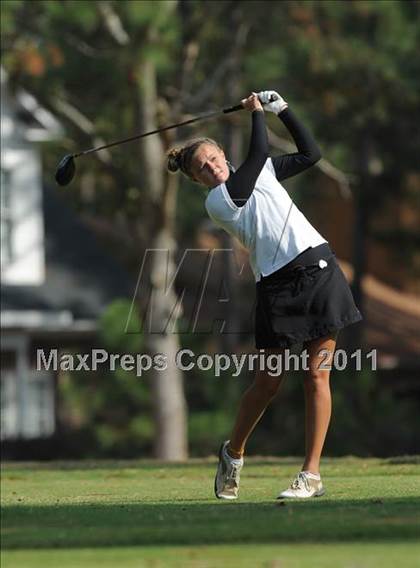Thumbnail 1 in NCHSAA 4A Championships (Day 1) photogallery.