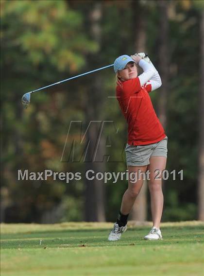 Thumbnail 1 in NCHSAA 4A Championships (Day 1) photogallery.
