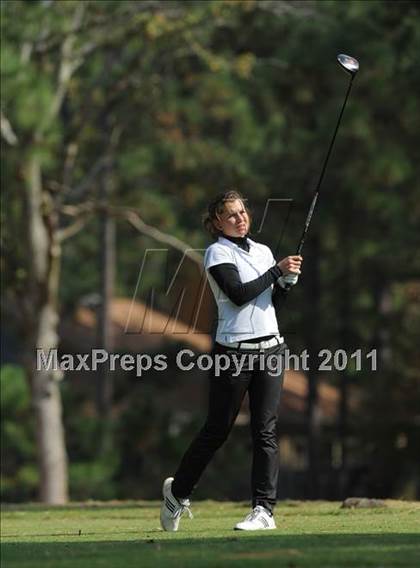 Thumbnail 1 in NCHSAA 4A Championships (Day 1) photogallery.