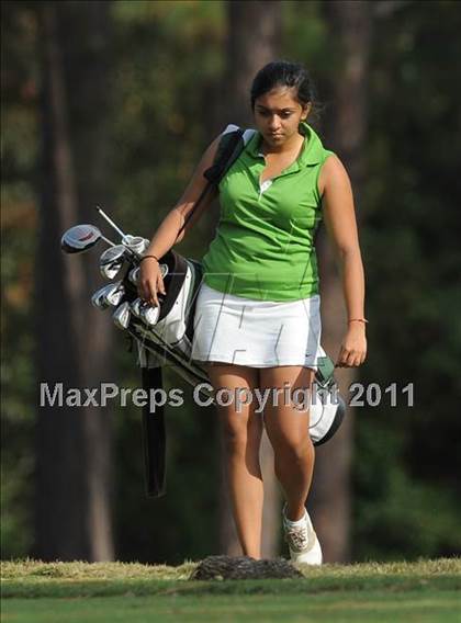 Thumbnail 2 in NCHSAA 4A Championships (Day 1) photogallery.