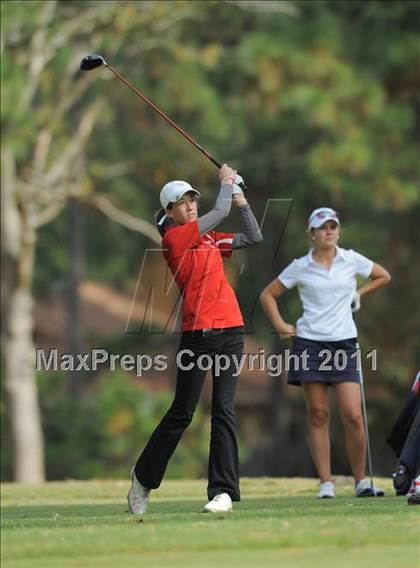Thumbnail 1 in NCHSAA 4A Championships (Day 1) photogallery.