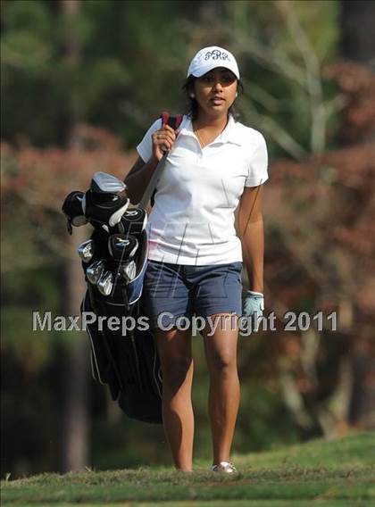 Thumbnail 1 in NCHSAA 4A Championships (Day 1) photogallery.