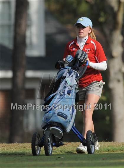Thumbnail 1 in NCHSAA 4A Championships (Day 1) photogallery.