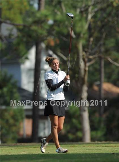 Thumbnail 2 in NCHSAA 4A Championships (Day 1) photogallery.