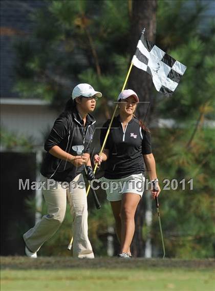 Thumbnail 2 in NCHSAA 4A Championships (Day 1) photogallery.