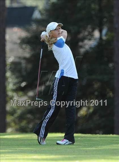 Thumbnail 1 in NCHSAA 4A Championships (Day 1) photogallery.