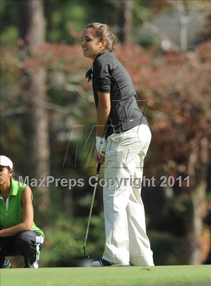 Thumbnail 1 in NCHSAA 4A Championships (Day 1) photogallery.