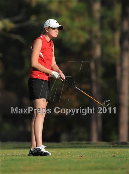Thumbnail 1 in NCHSAA 4A Championships (Day 1) photogallery.