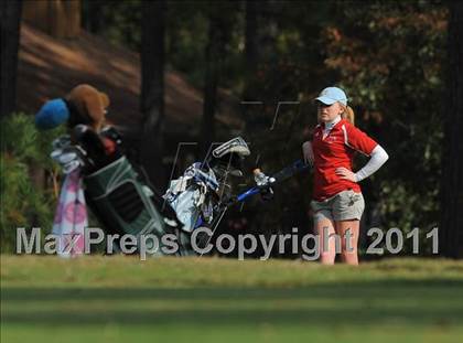 Thumbnail 1 in NCHSAA 4A Championships (Day 1) photogallery.