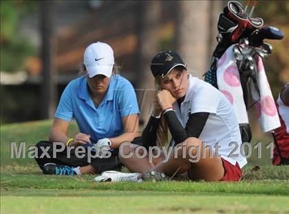 Thumbnail 1 in NCHSAA 4A Championships (Day 1) photogallery.