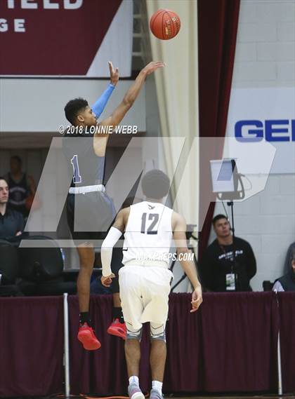 Thumbnail 3 in IMG Academy vs. Westtown (Spalding Hoophall Classic) photogallery.