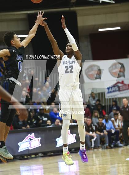 Thumbnail 2 in IMG Academy vs. Westtown (Spalding Hoophall Classic) photogallery.